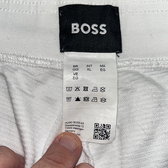 Hugo Boss”Heritage”Sweat Pants size XL. Waist is 34”-38”and inseam 29”. Like New - Picture 10 of 14
